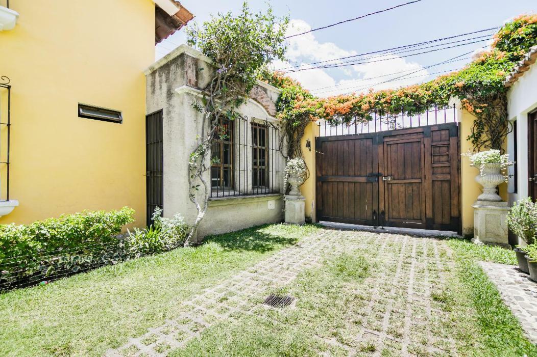 Villas Santa Ana-Ricardo Antigua Esterno foto
